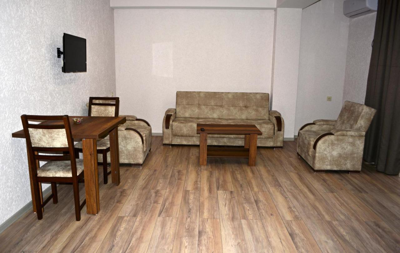 G&G Hotel Tbilisi Bagian luar foto