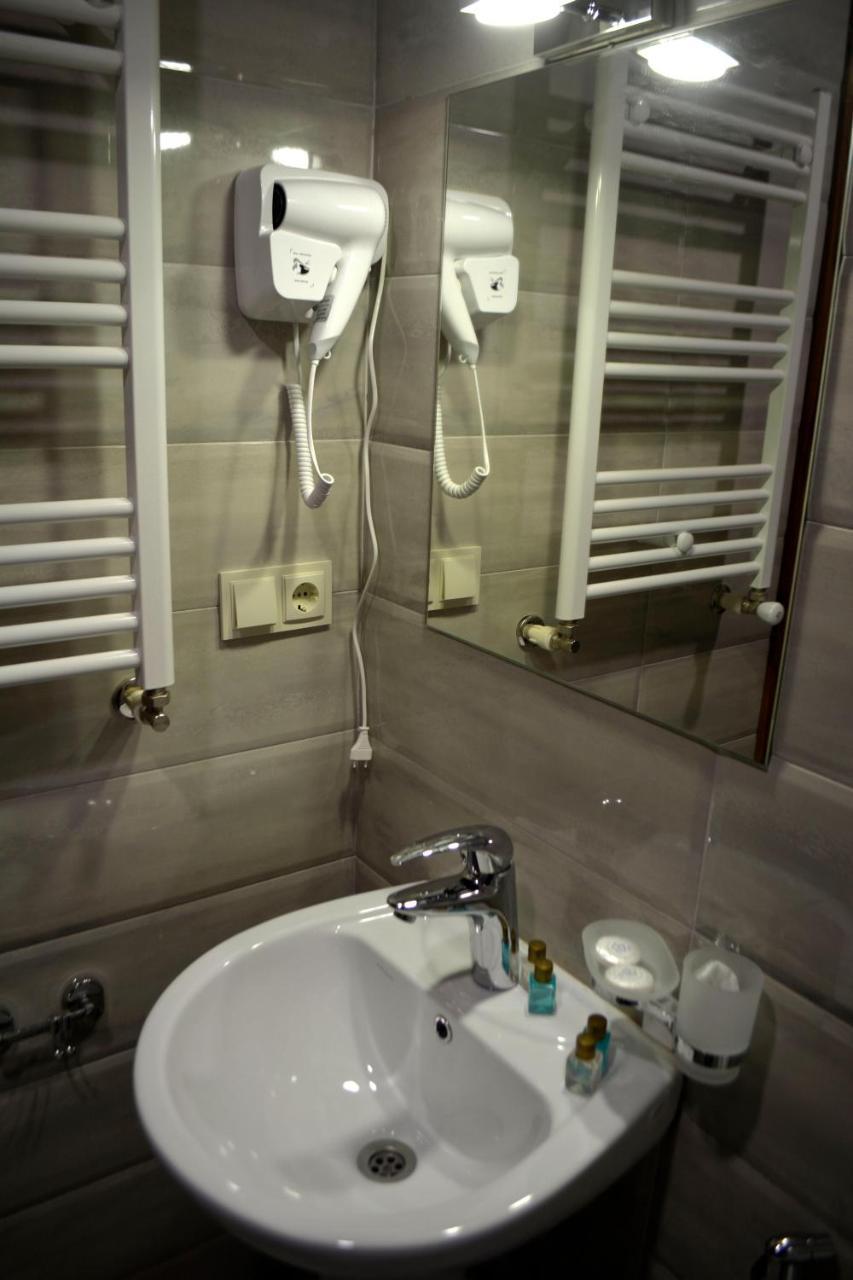 G&G Hotel Tbilisi Bagian luar foto