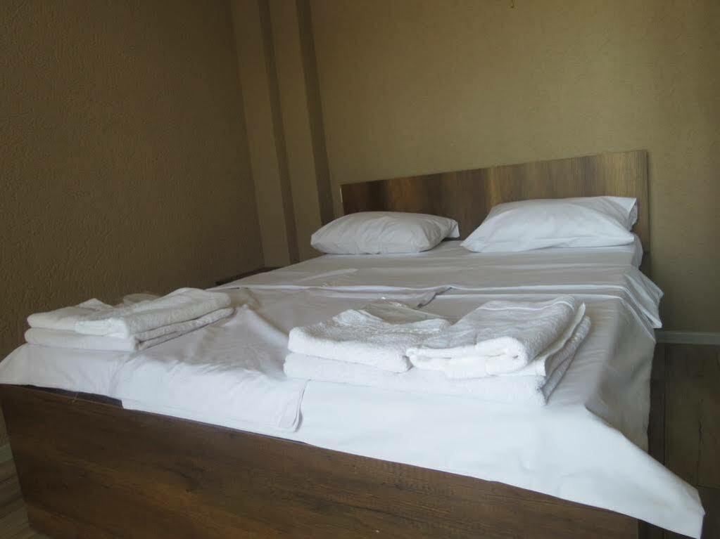 G&G Hotel Tbilisi Bagian luar foto